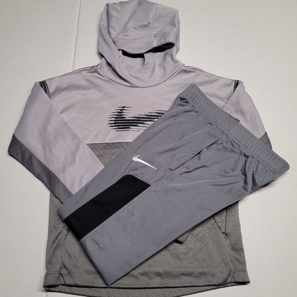 Nike DRI-FIT Boy’s set size small - Picture 1 of 12